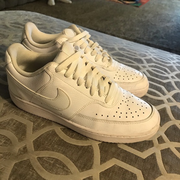 Nike - Picture 3 of 6